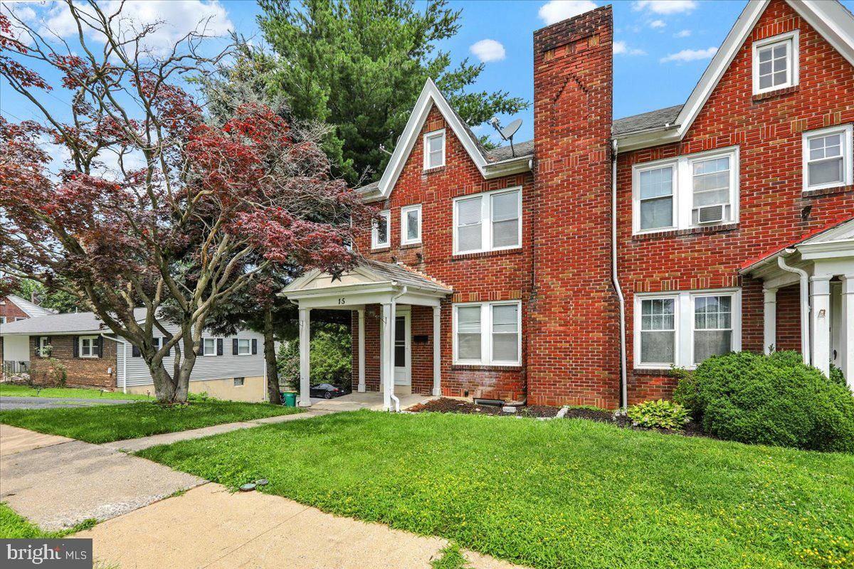 Exterior, Facade, Brick Facade, Brick Traditional