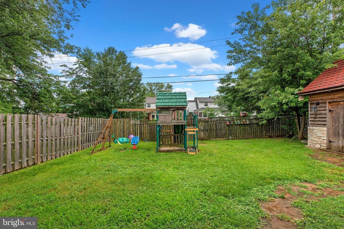 Backyard, Exterior, Playground