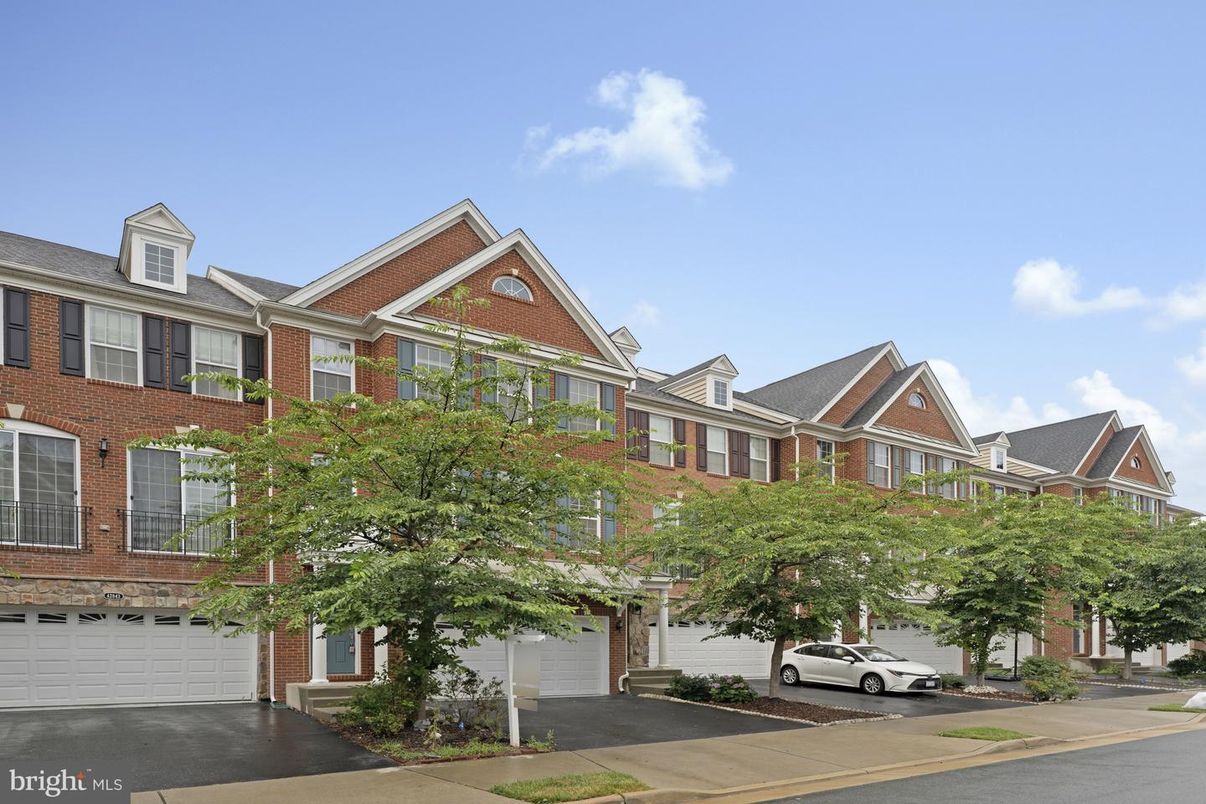 Attached, Exterior, Facade, Brick Facade, Rowhouse