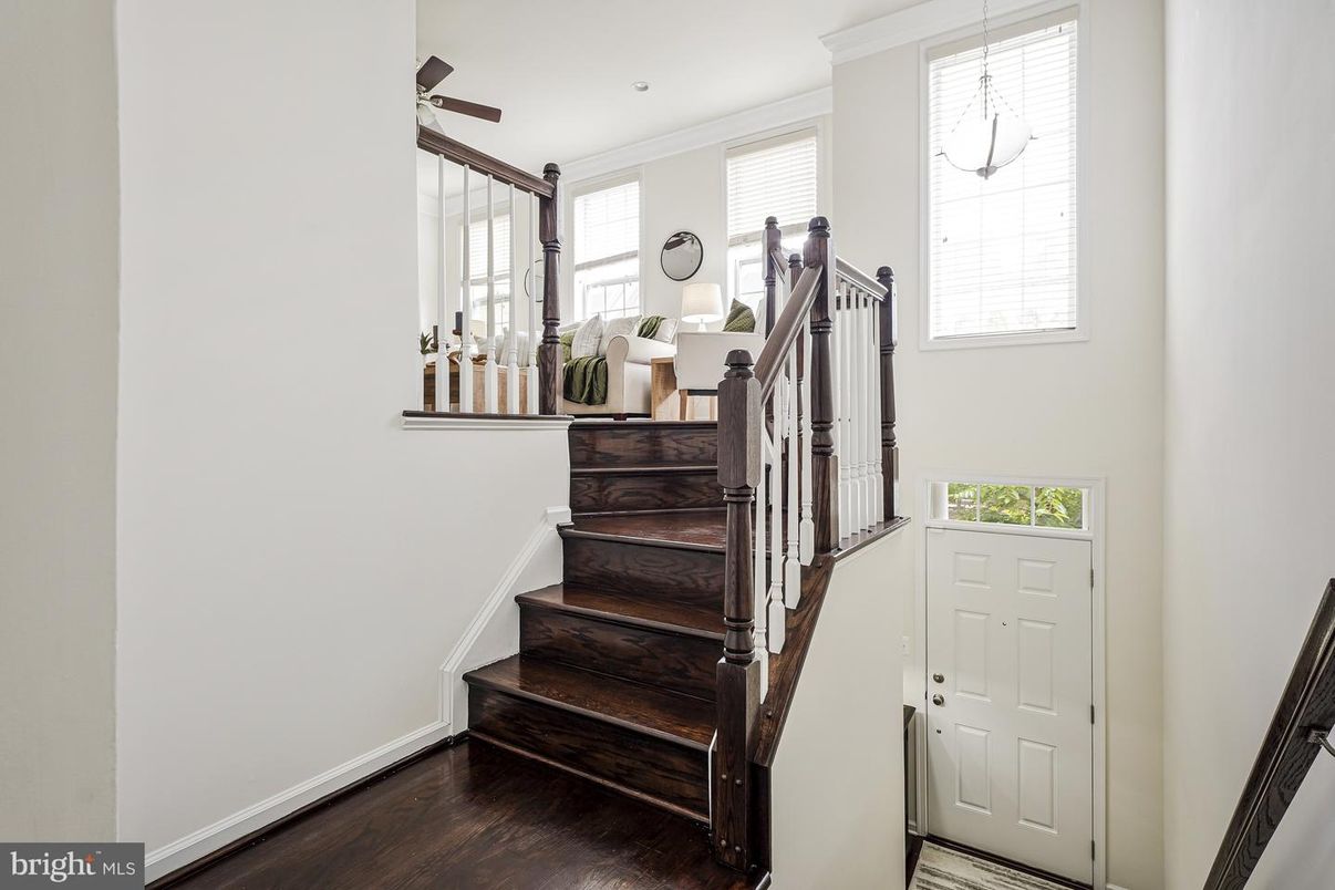 Interior, Pendant Lights, Recessed Lighting, Wood Texture Flooring