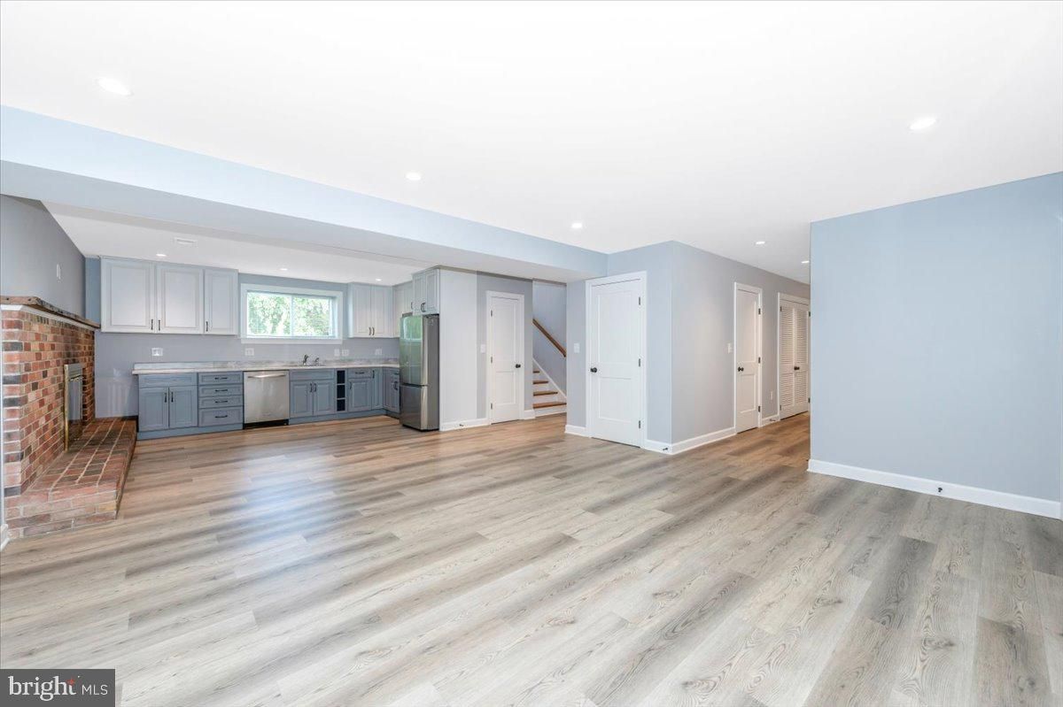 Empty room, Interior, Kitchen, Recessed Lighting, Wood Texture Flooring