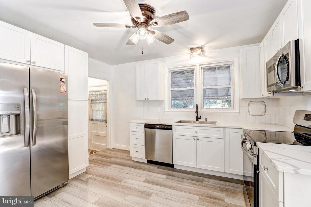 Interior, Kitchen, Stainless Steel Appliances, Wood Texture Flooring