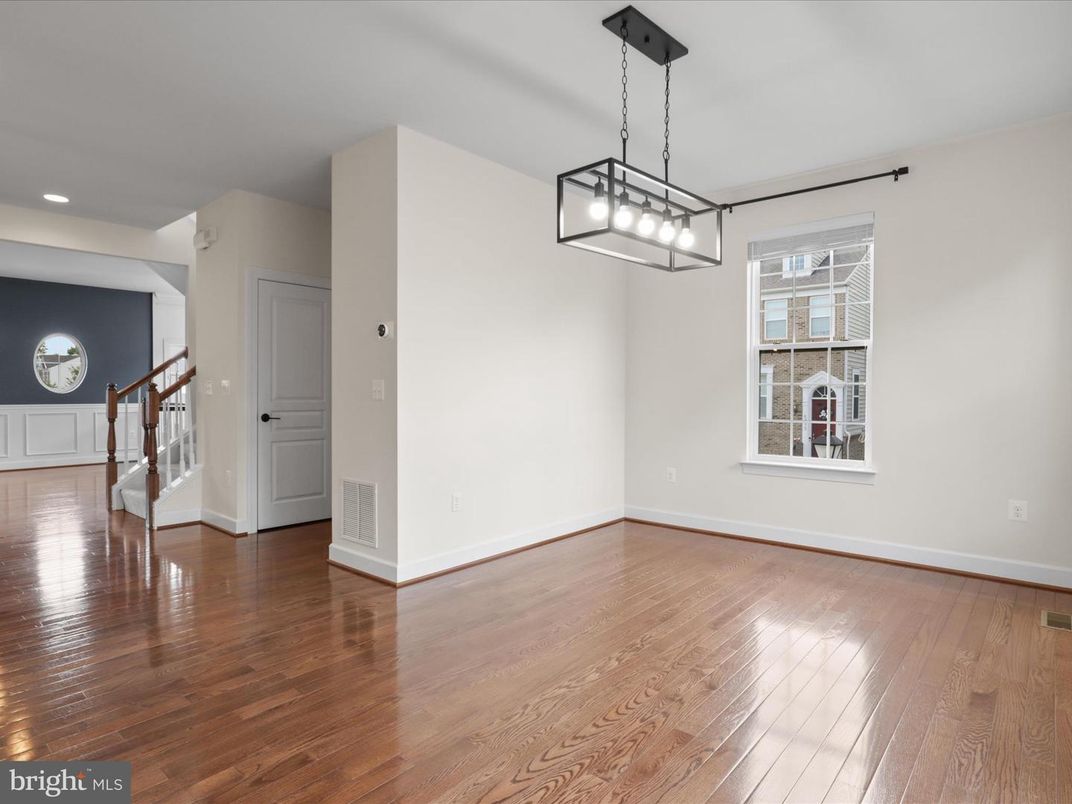 Empty room, Interior, Pendant Lights, Recessed Lighting, Wood Texture Flooring