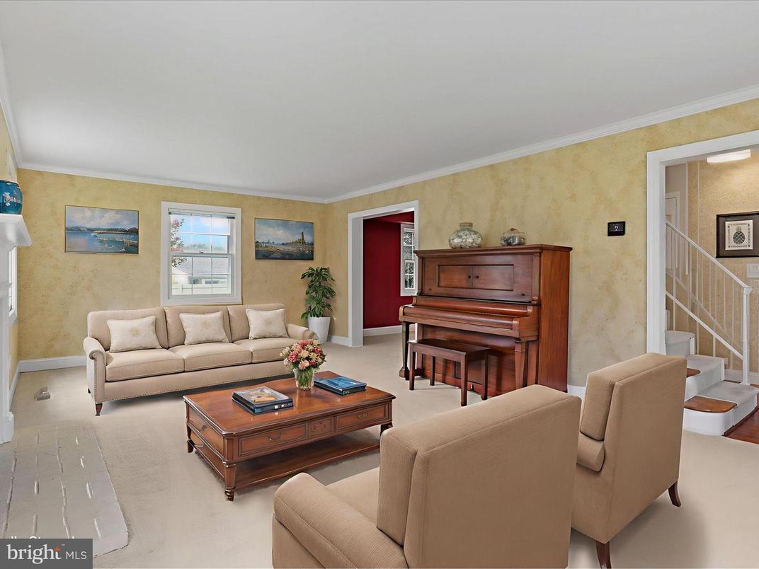 Interior, Living room, Piano