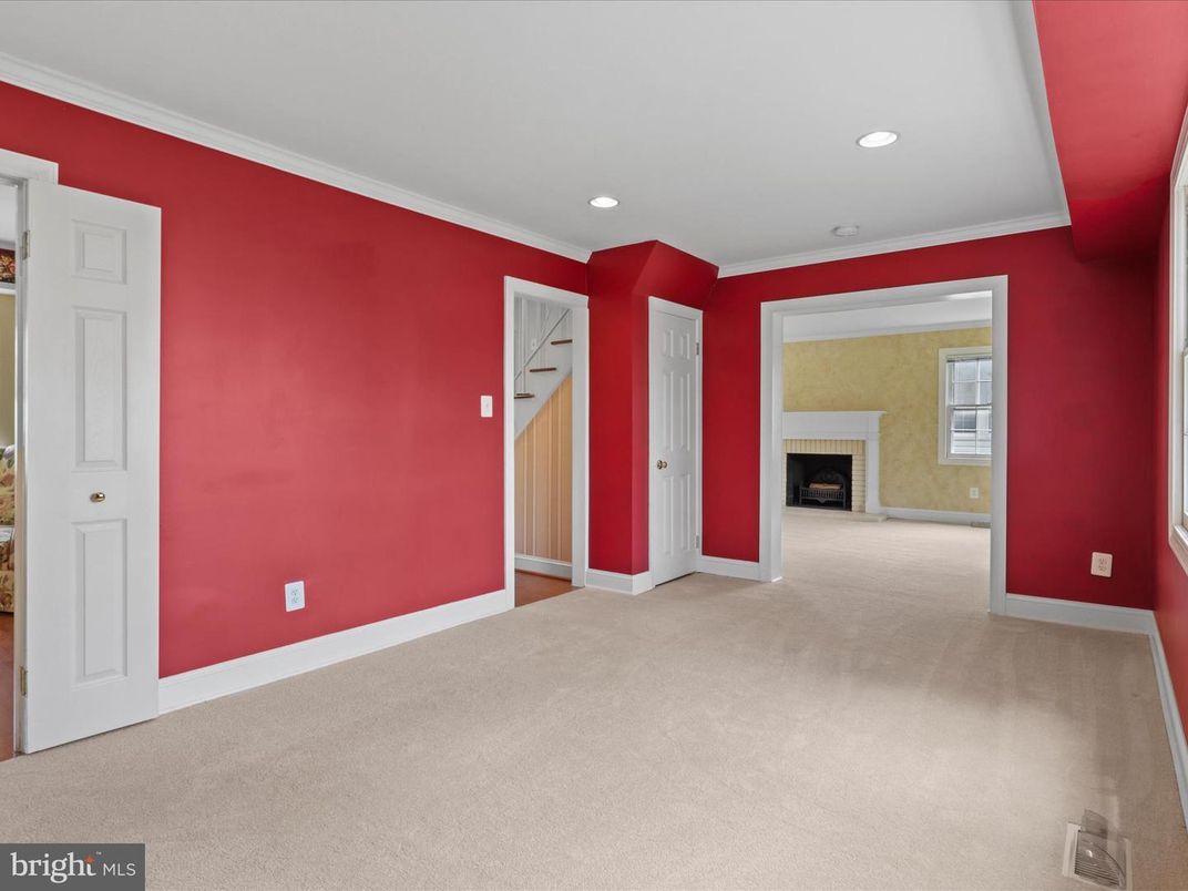 Empty room, Fireplace, Interior, Recessed Lighting