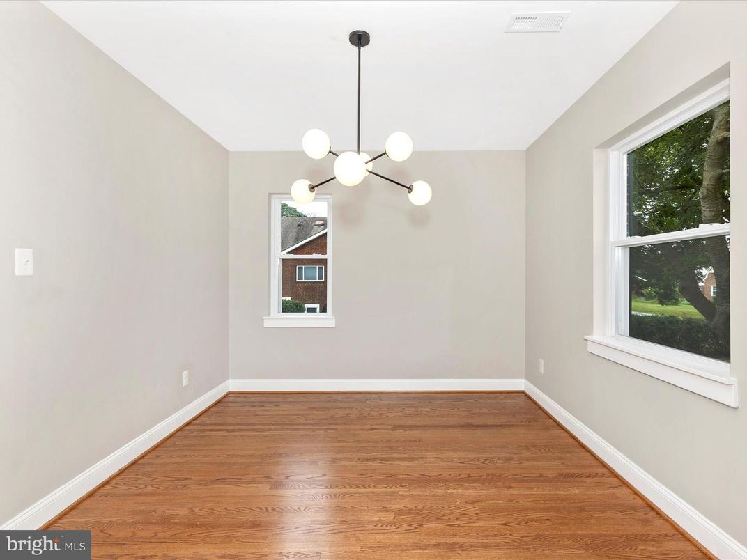 Empty room, Interior, Pendant Lights, Wood Texture Flooring
