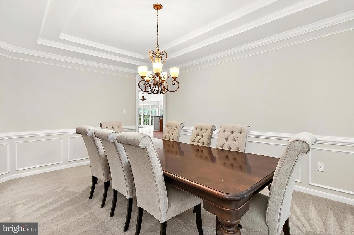 Chandelier, Dining room, Interior
