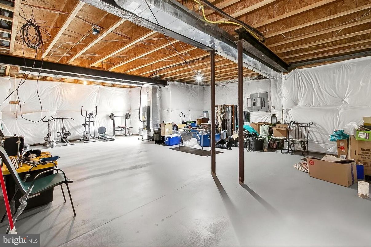 Fitness Equipment, Interior, Wooden Beams, Wooden Ceilings