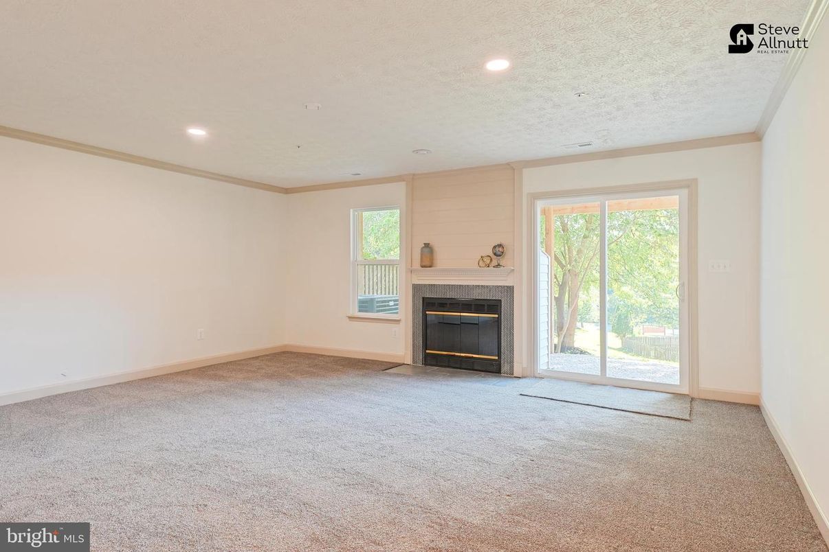 Empty room, Fireplace, Interior, Recessed Lighting