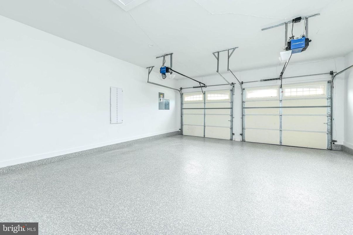 Garage, Interior