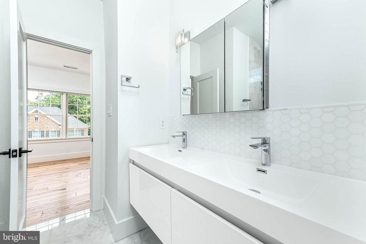 Bathroom, Dual Sink Vanities, Interior, Wood Texture Flooring