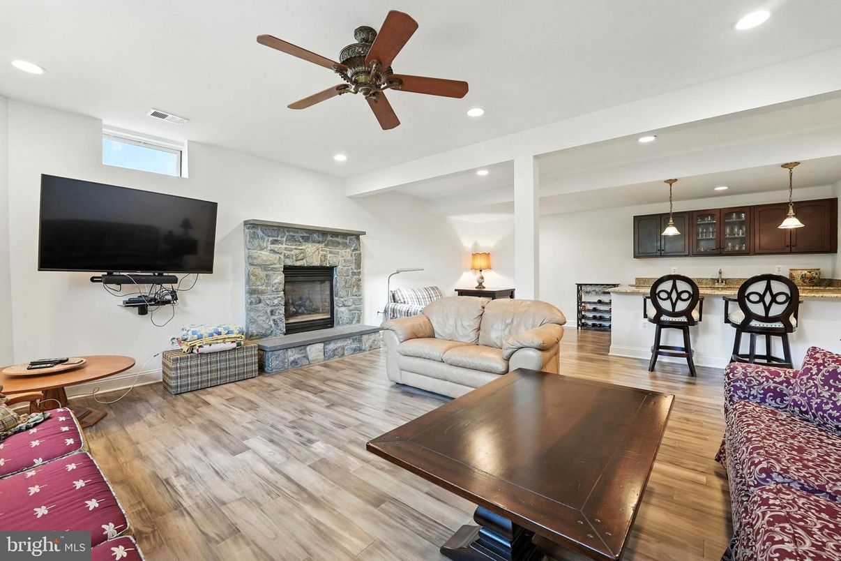 Dining room, Fireplace, Interior, Pendant Lights, Recessed Lighting, Wood Texture Flooring