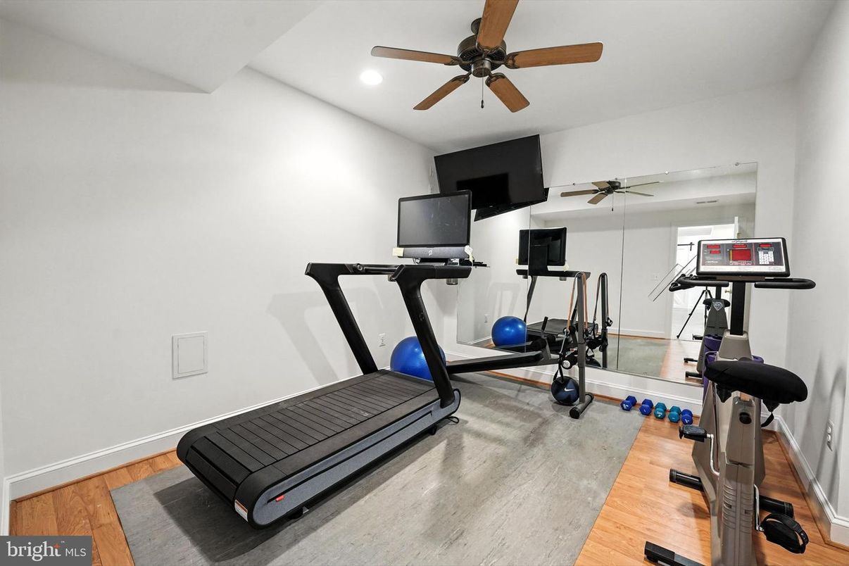Fitness Equipment, Interior, Recessed Lighting, Wood Texture Flooring
