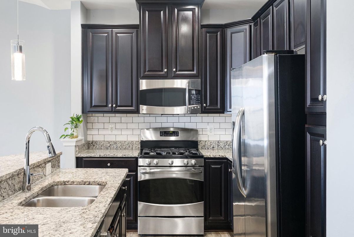 Interior, Kitchen, Pendant Lights, Stainless Steel Appliances