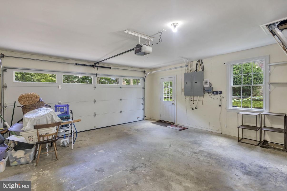 Garage, Interior