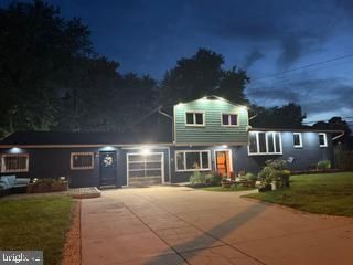 Attached, Backyard, Exterior, Facade, Split Level