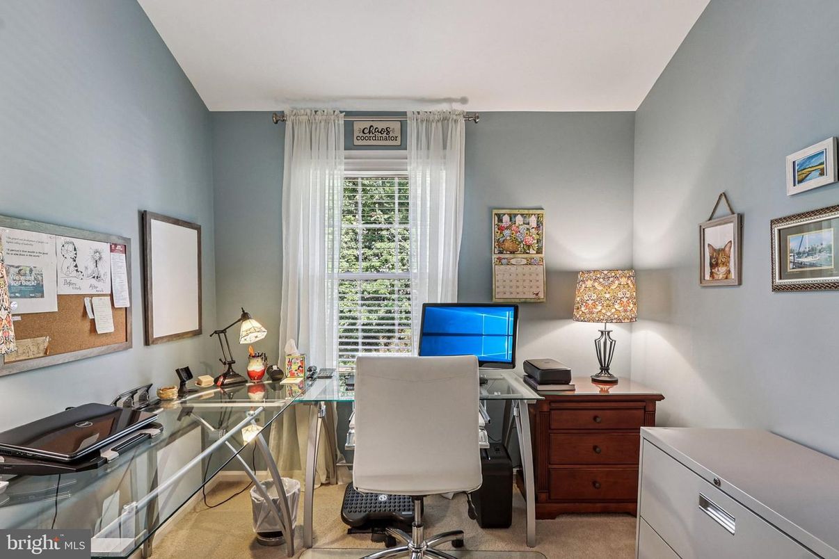 Home Office, Interior