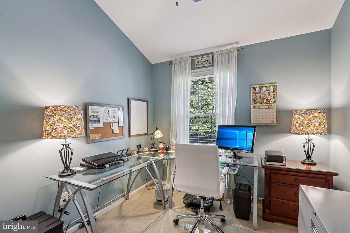 Home Office, Interior
