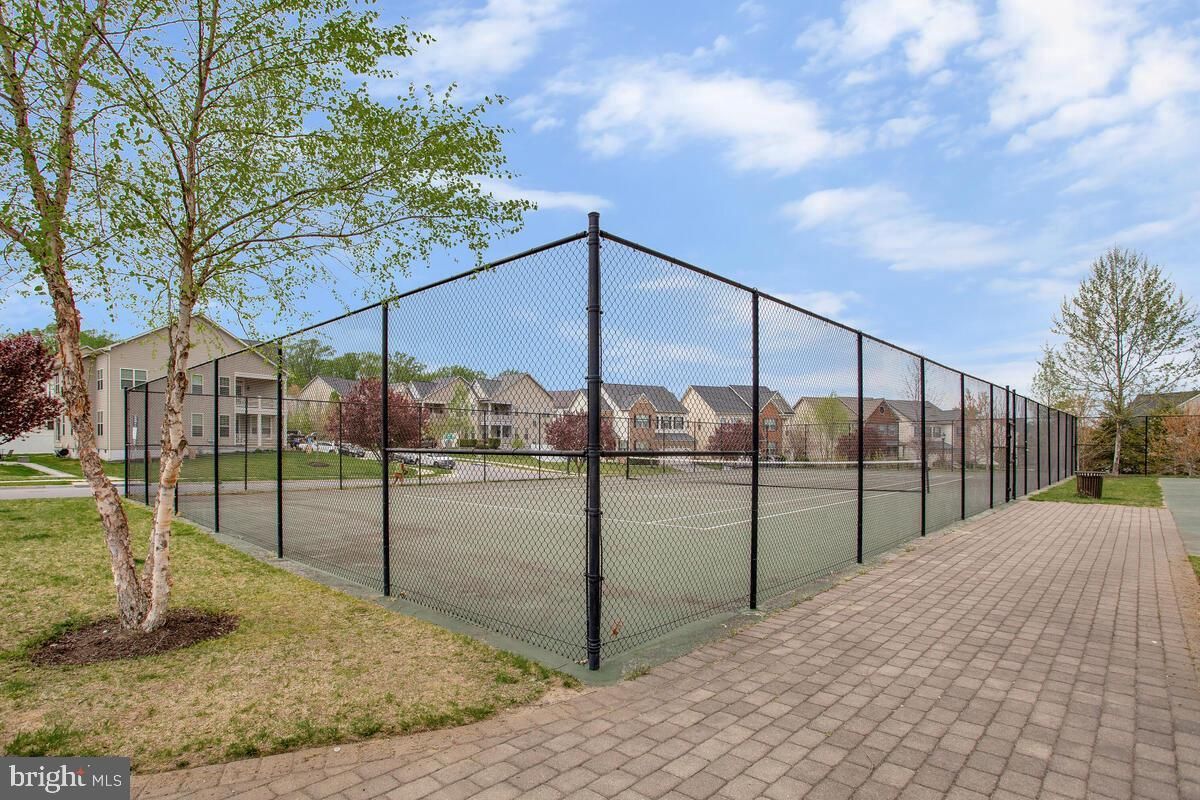 Exterior, Tennis Courts