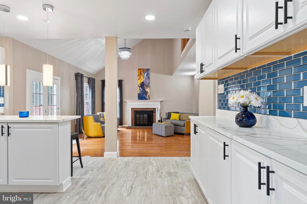 Chandelier, Fireplace, Interior, Pendant Lights, Recessed Lighting, Wood Texture Flooring