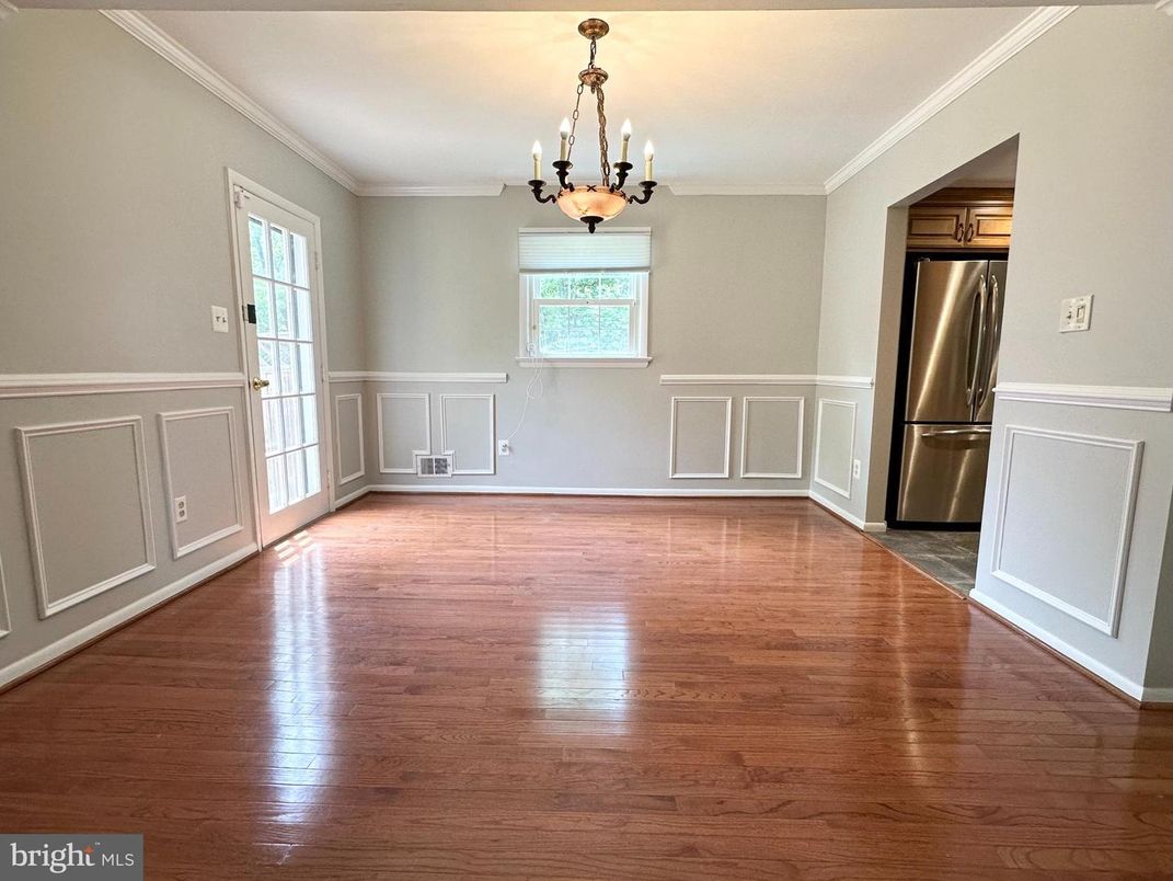 Chandelier, Empty room, Interior, Kitchen, Stainless Steel Appliances, Wood Texture Flooring