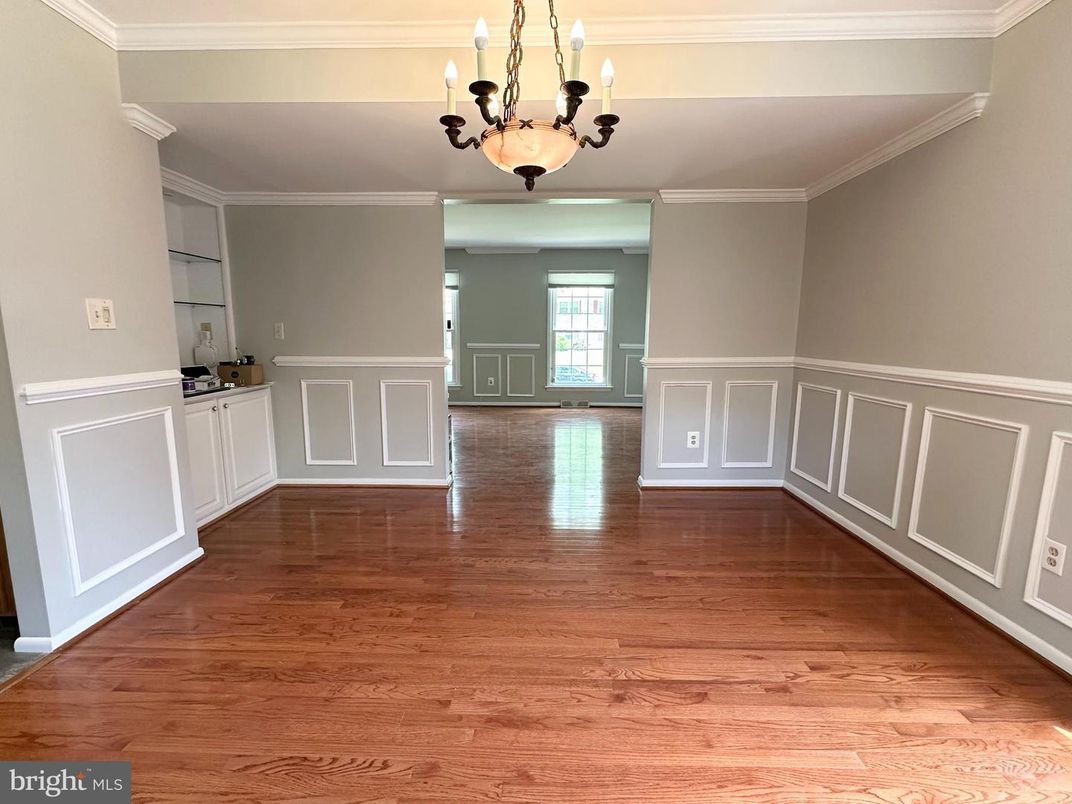 Chandelier, Empty room, Interior, Wood Texture Flooring