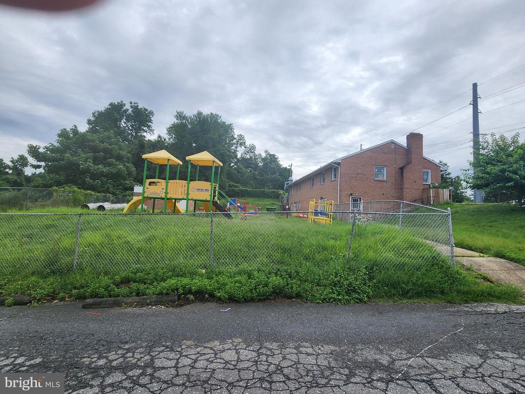 Backyard, Exterior, Playground