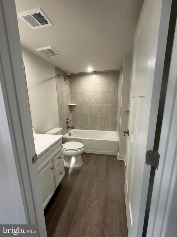 Bathroom, Interior, Recessed Lighting, Wood Texture Flooring