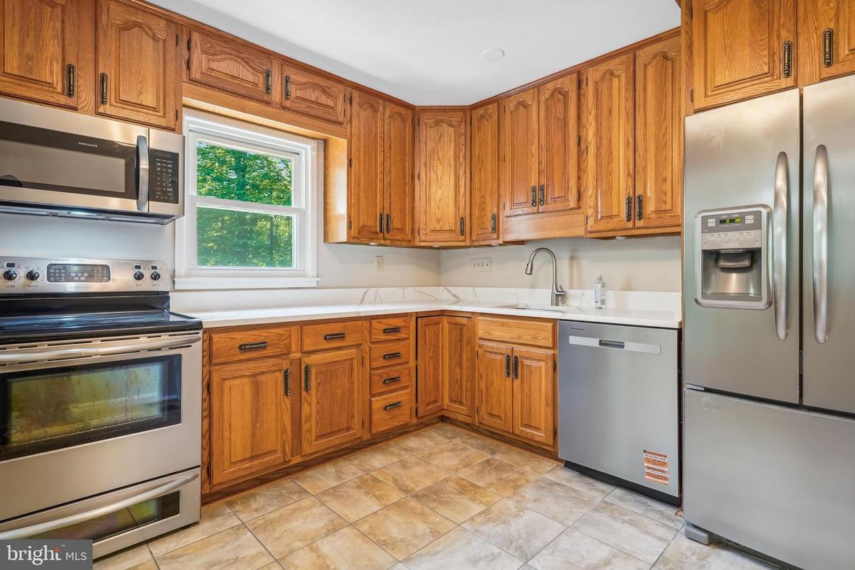 Interior, Kitchen, Stainless Steel Appliances