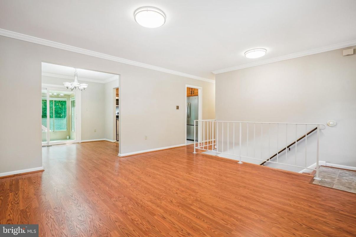 Chandelier, Empty room, Interior, Wood Texture Flooring