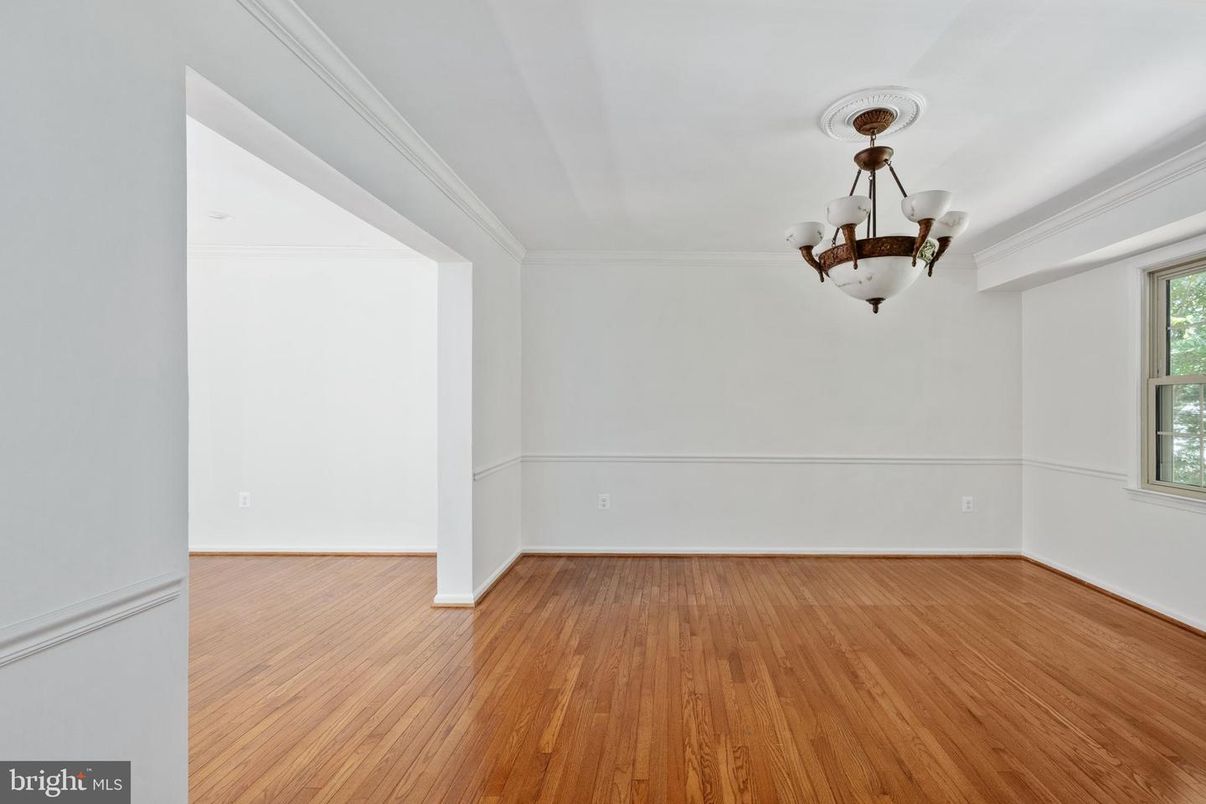 Chandelier, Empty room, Interior, Wood Texture Flooring