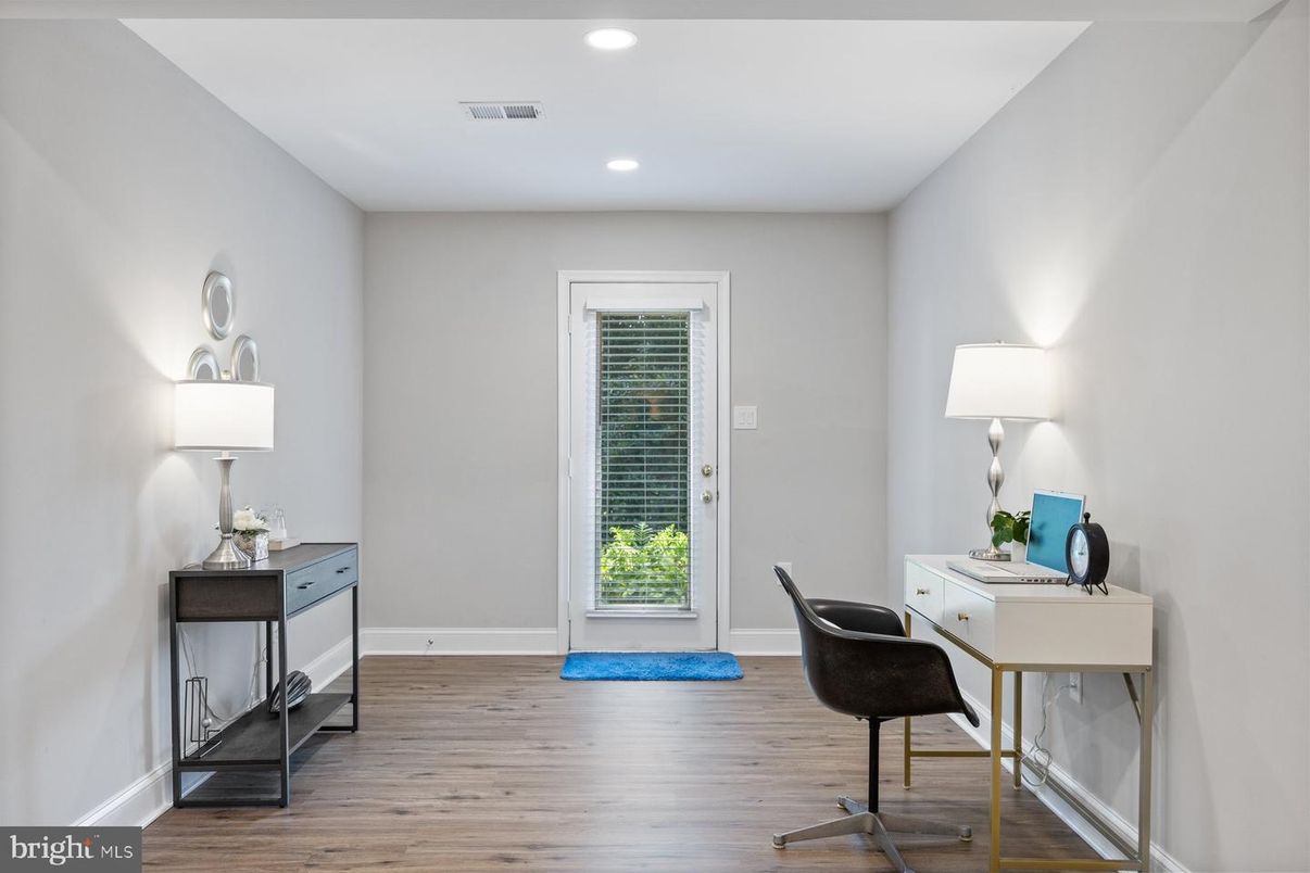 Home Office, Interior, Recessed Lighting, Wood Texture Flooring