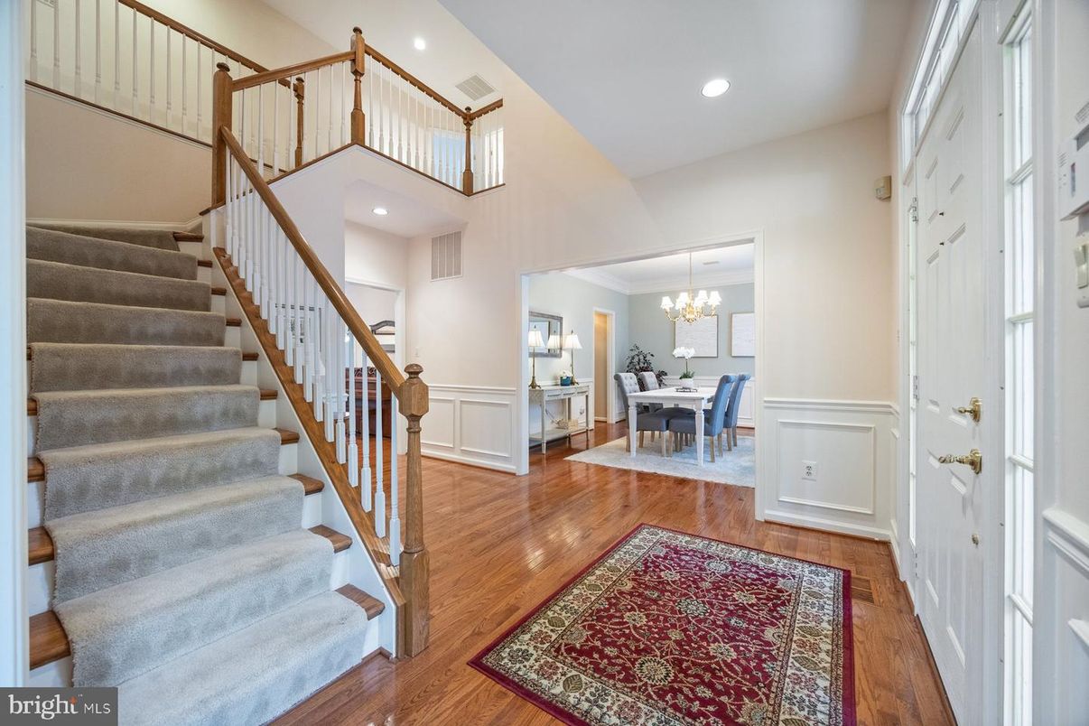 Chandelier, Dining room, Interior, Recessed Lighting, Wood Texture Flooring