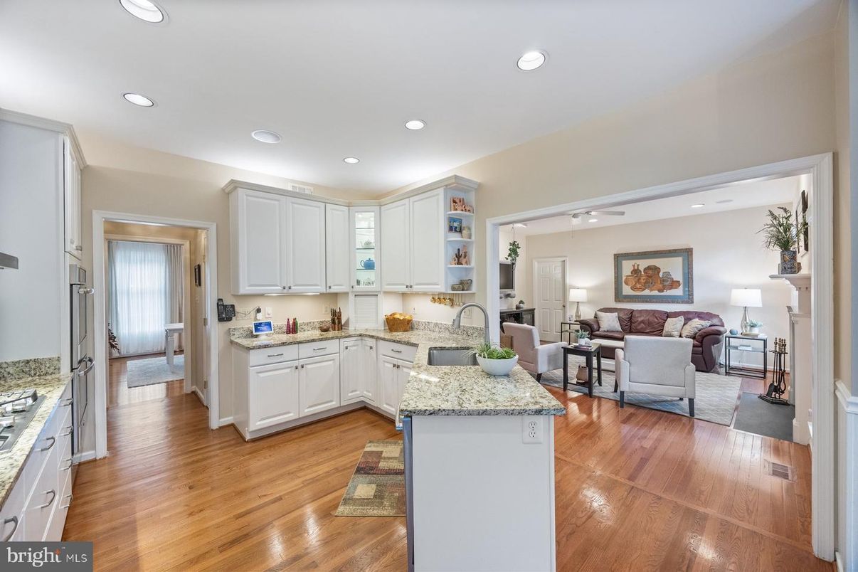 Interior, Kitchen, Living room, Recessed Lighting, Wood Texture Flooring