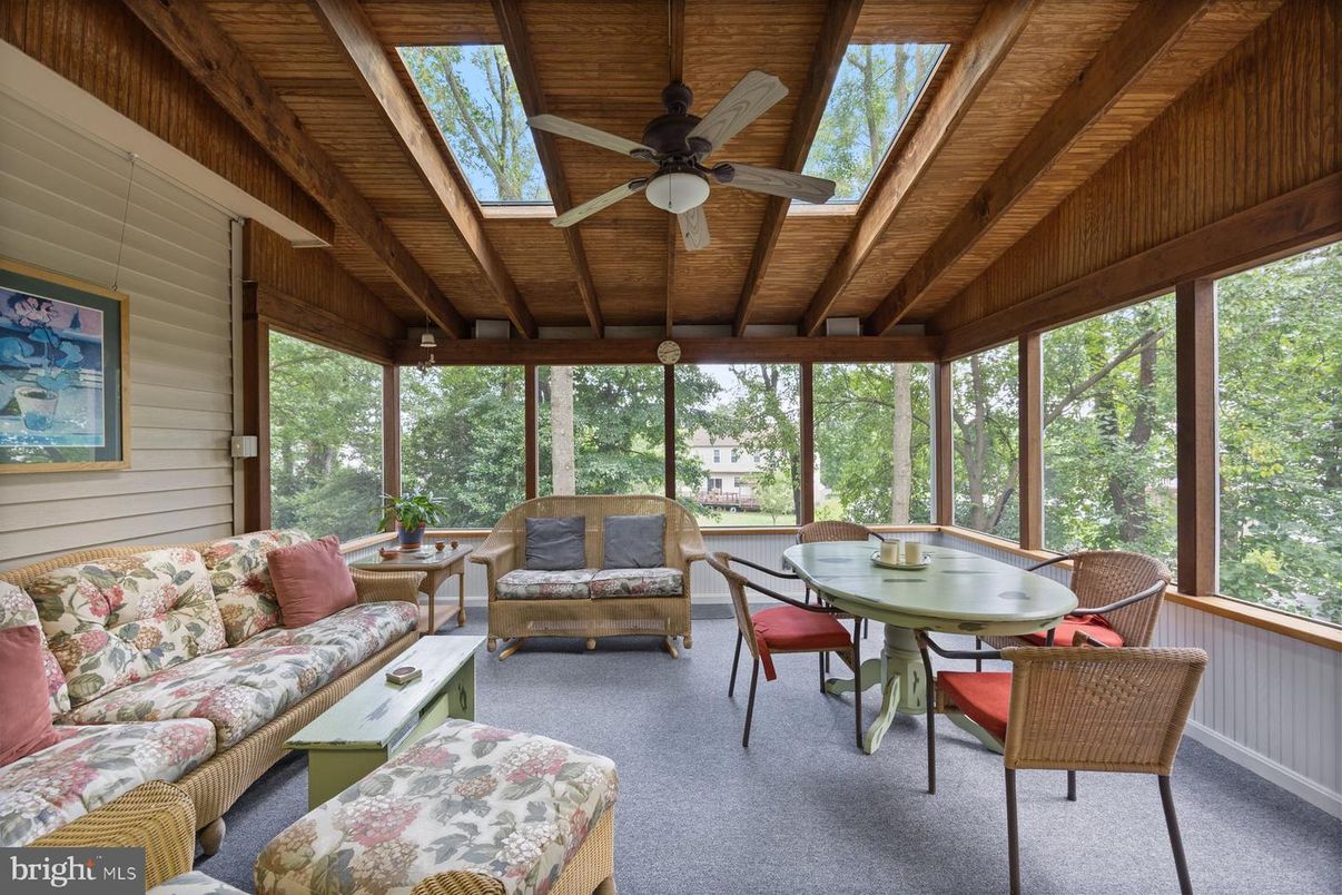 Dining room, Interior, Living room, Sun Room, Wooden Beams, Wooden Ceilings