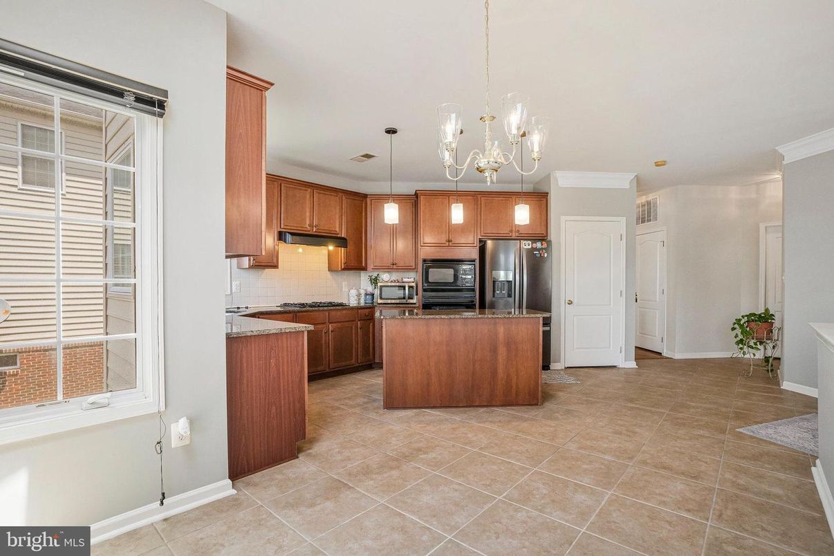 Chandelier, Interior, Kitchen, Pendant Lights, Stainless Steel Appliances