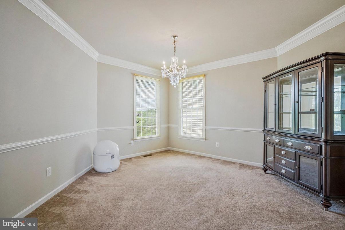 Chandelier, Empty room, Interior
