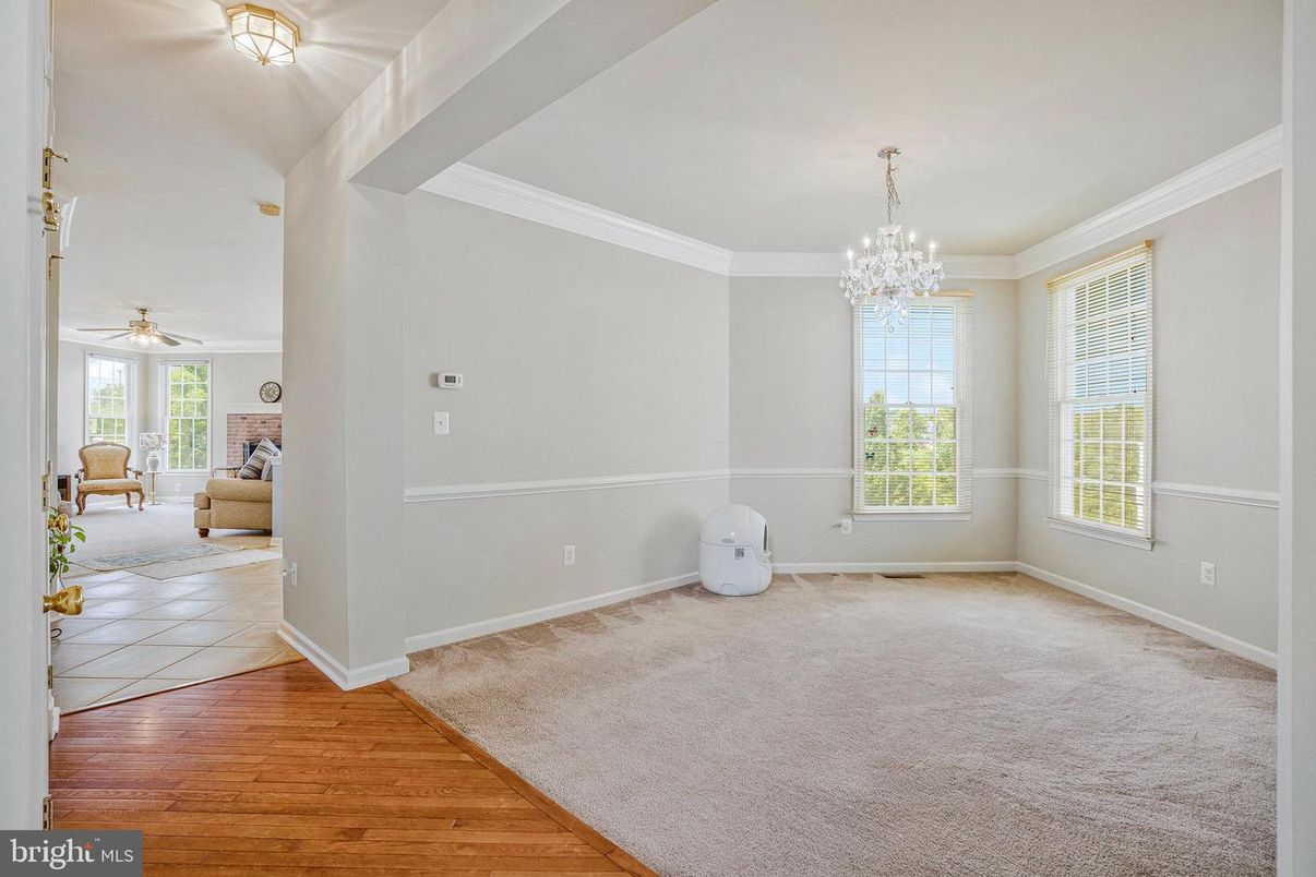 Chandelier, Empty room, Interior, Wood Texture Flooring