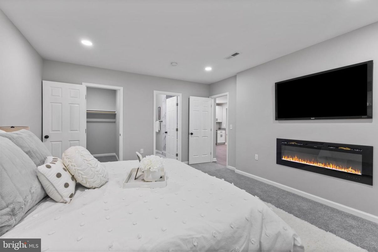 Bedroom, Fireplace, Interior, Recessed Lighting