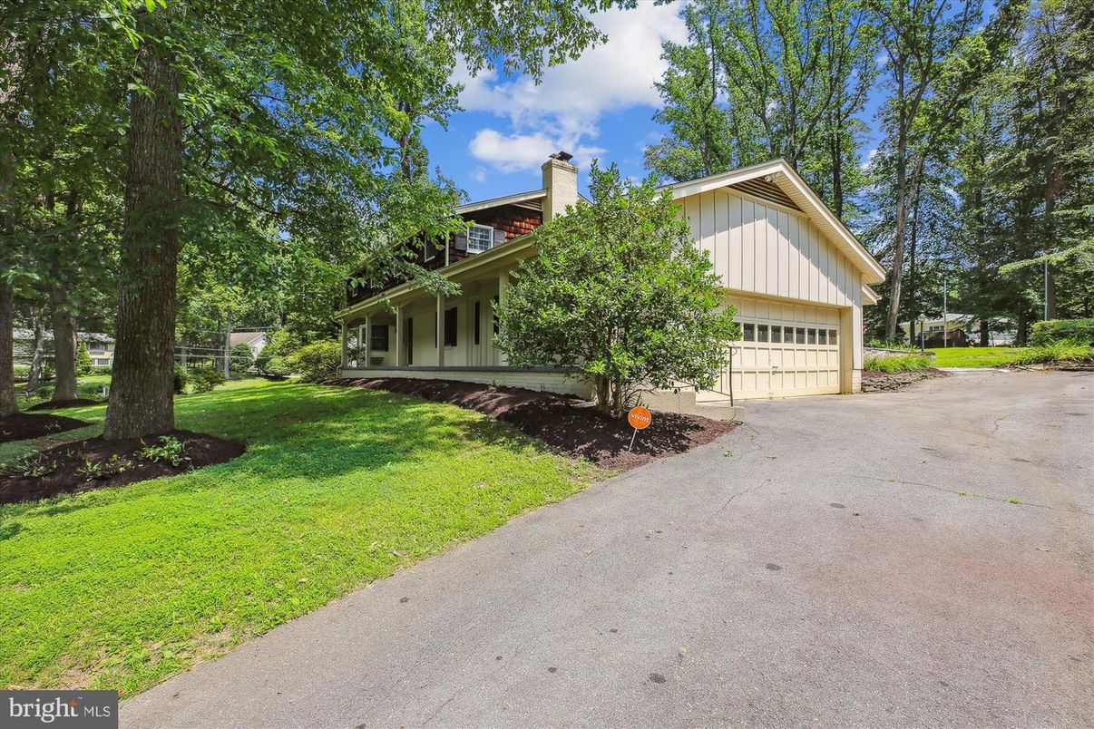 Backyard, Detached Garage, Exterior
