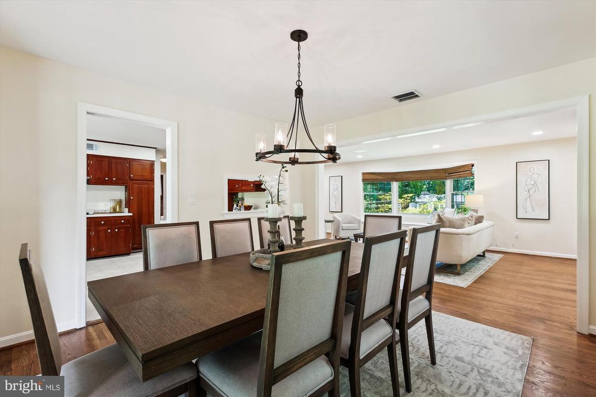 Dining room, Interior, Living room, Pendant Lights, Recessed Lighting, Wood Texture Flooring