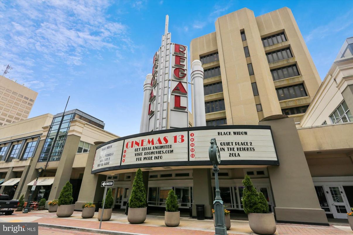 Exterior, Facade, Condo Building