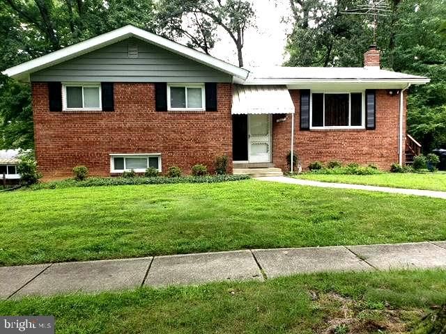Exterior, Facade, Brick Facade, Split Level