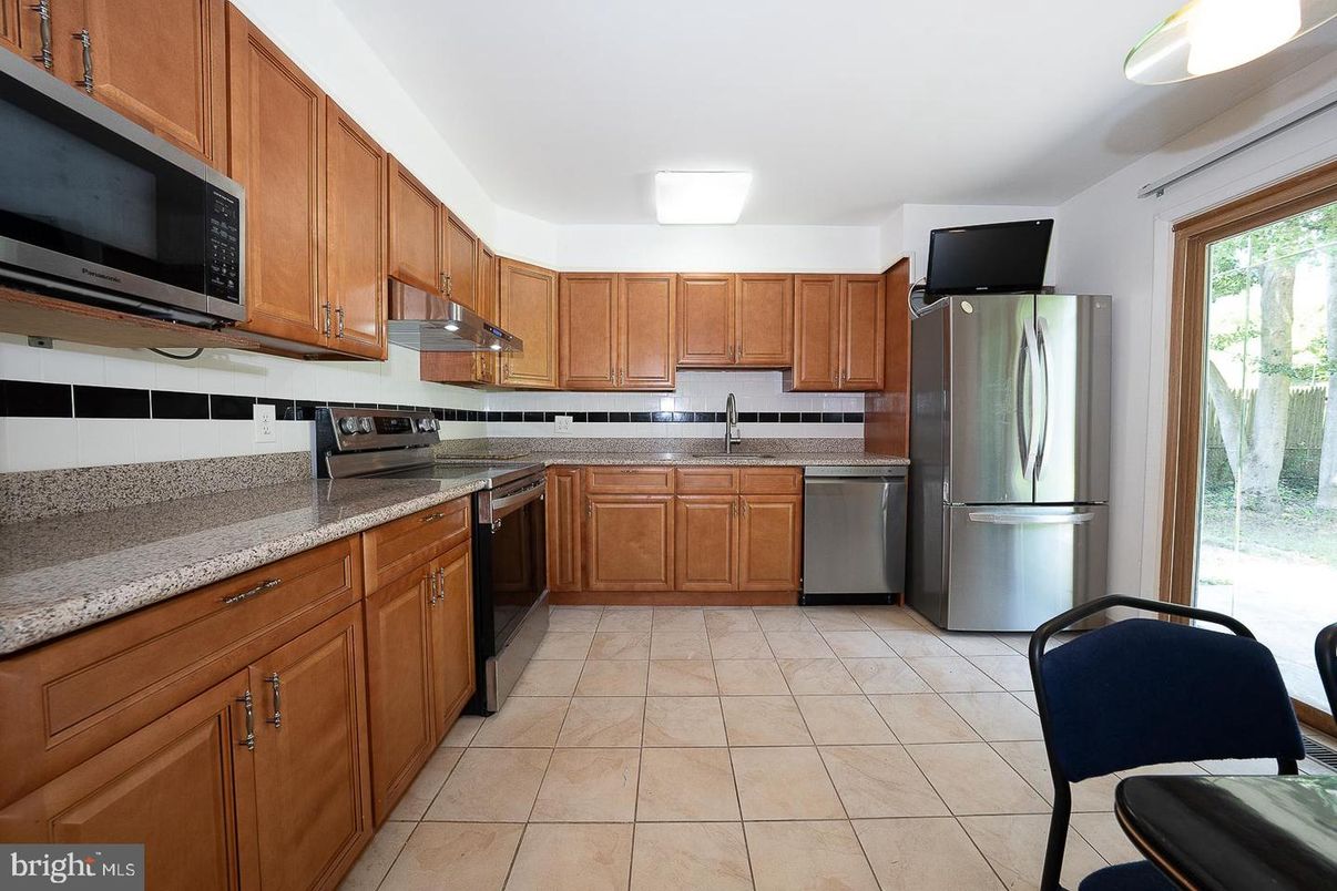 Interior, Kitchen, Stainless Steel Appliances