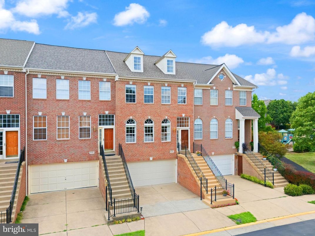 Attached, Exterior, Facade, Brick Facade, Rowhouse