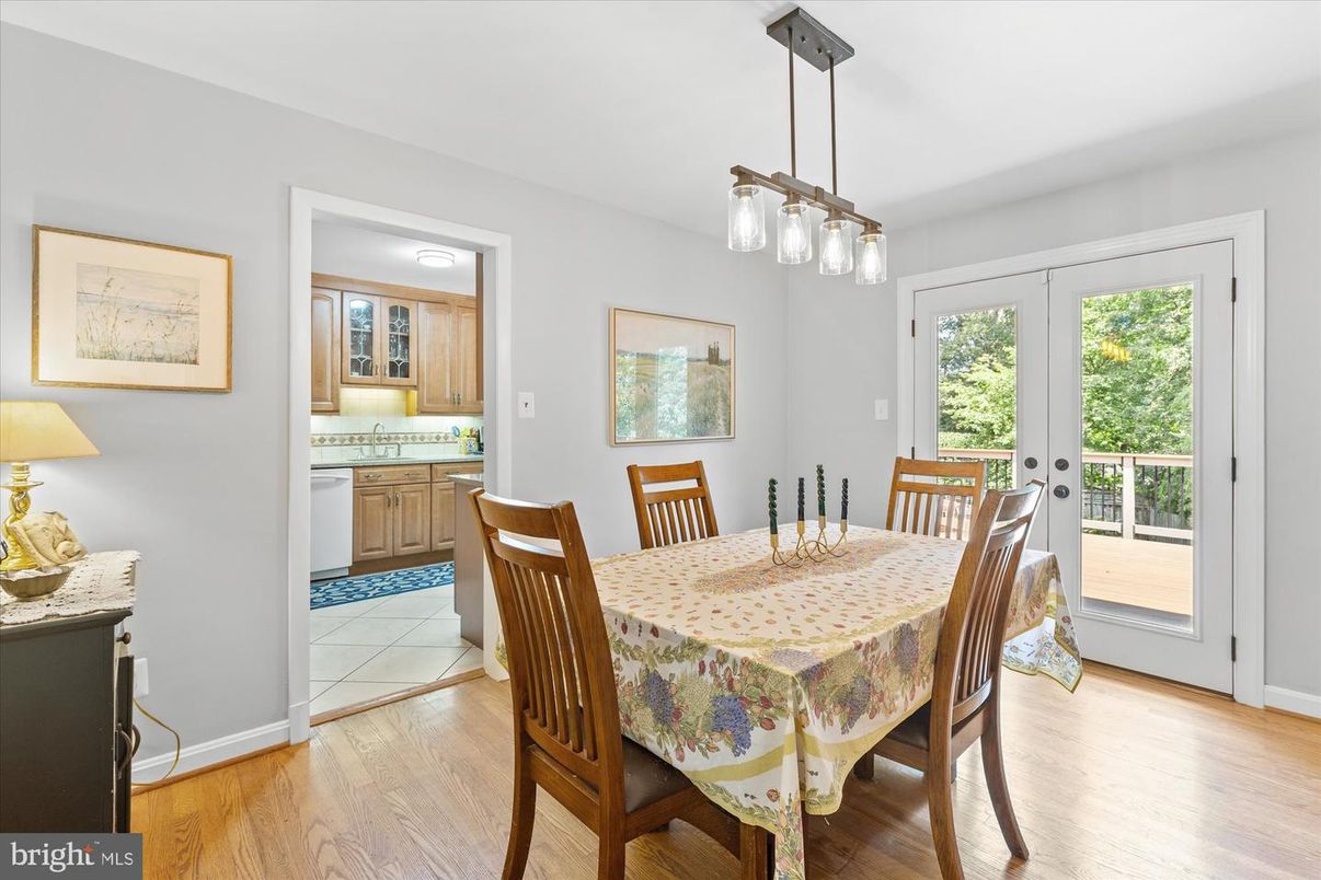 Dining room, Interior, Kitchen, Pendant Lights, Wood Texture Flooring