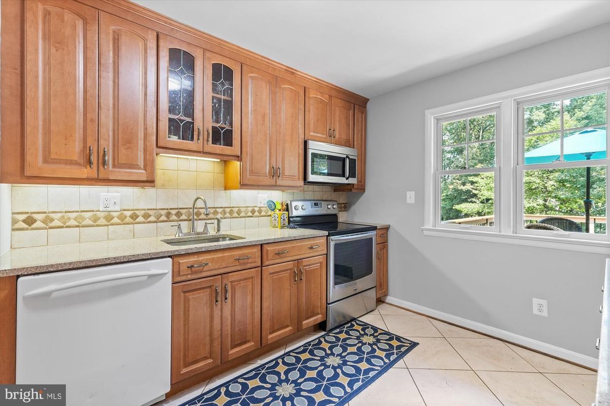 Interior, Kitchen, Stainless Steel Appliances