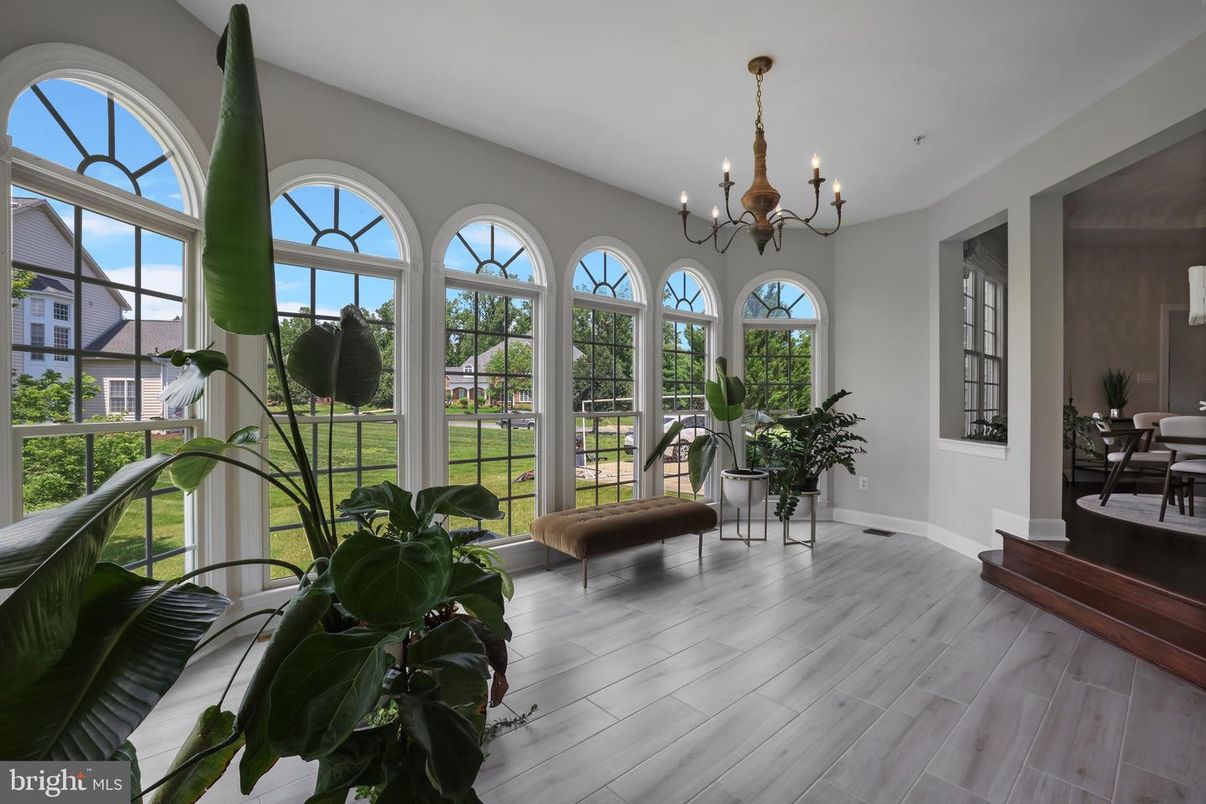 Chandelier, Interior, Sun Room, Wood Texture Flooring