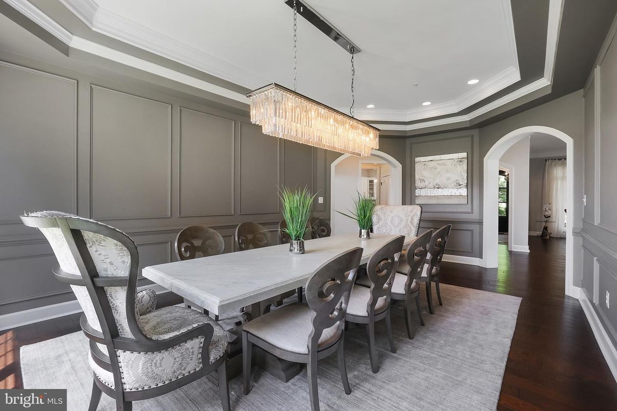 Chandelier, Dining room, Interior, Recessed Lighting, Wood Texture Flooring