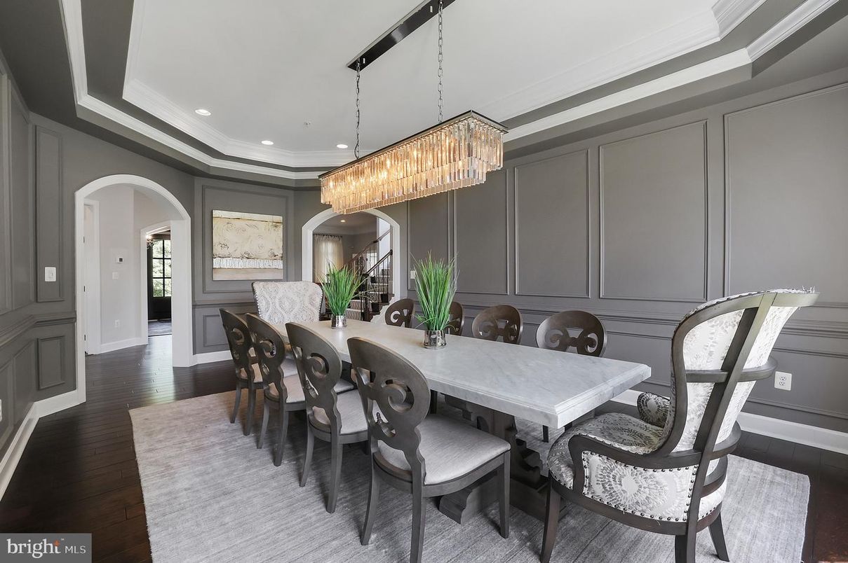Chandelier, Dining room, Interior, Recessed Lighting, Wood Texture Flooring